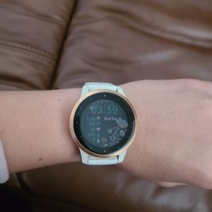 Garmin vivoactive 4s smart watch